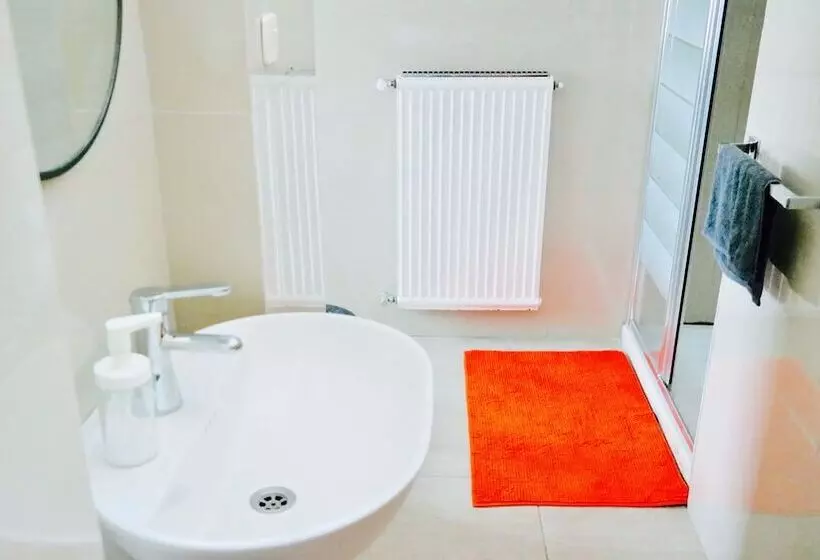 The Academy   Hostel