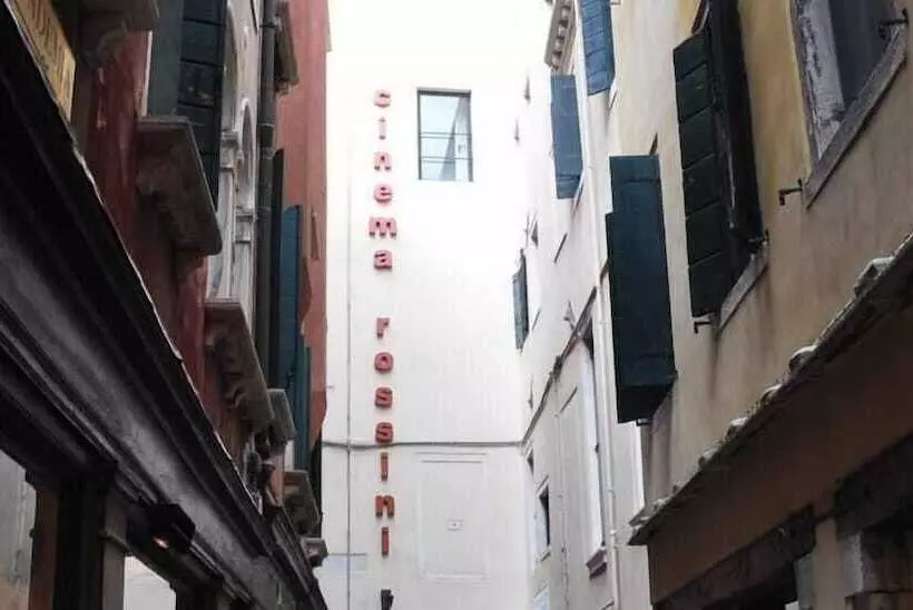 The Academy   Hostel