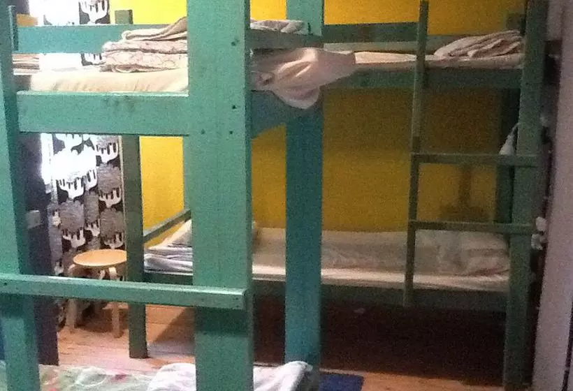 Albergue Fabrika Hostel & Gallery