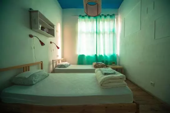 Albergue Fabrika Hostel & Gallery