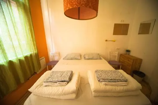 Albergue Fabrika Hostel & Gallery