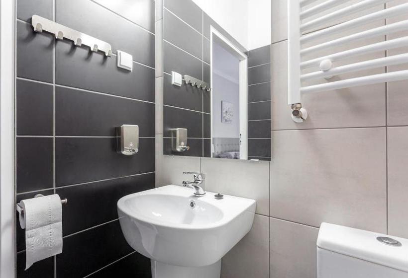 Babel Hostel, Dworzec Pkp, Rynek