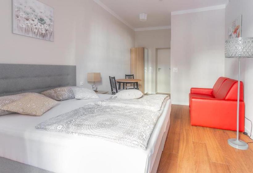 Babel Hostel, Dworzec Pkp, Rynek