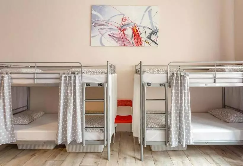 Babel Hostel, Dworzec Pkp, Rynek