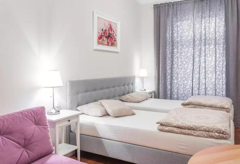 Babel Hostel, Dworzec Pkp, Rynek