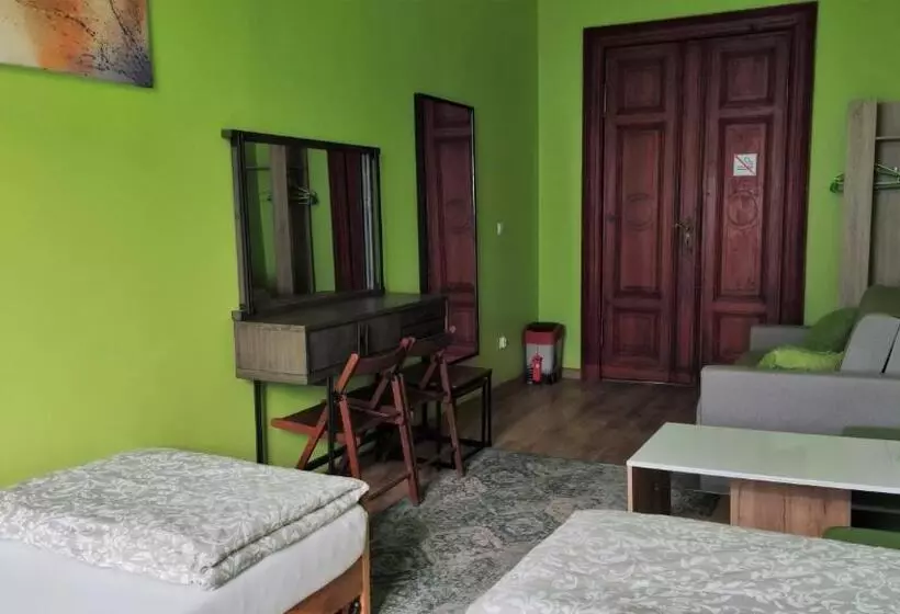 Babel Hostel, Dworzec Pkp, Rynek