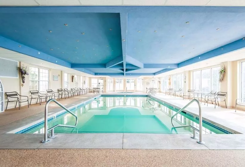 בית מלון כפרי Hampton Inn South Kingstown   Newport Area