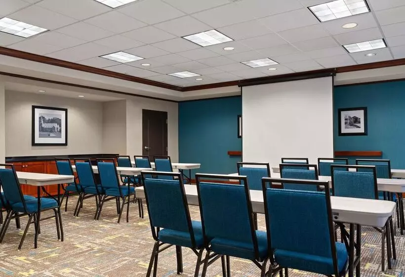 בית מלון כפרי Hampton Inn South Kingstown   Newport Area