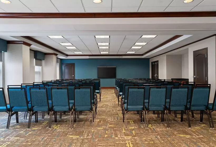 בית מלון כפרי Hampton Inn South Kingstown   Newport Area