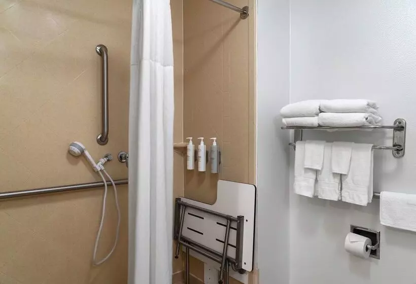 בית מלון כפרי Hampton Inn South Kingstown   Newport Area