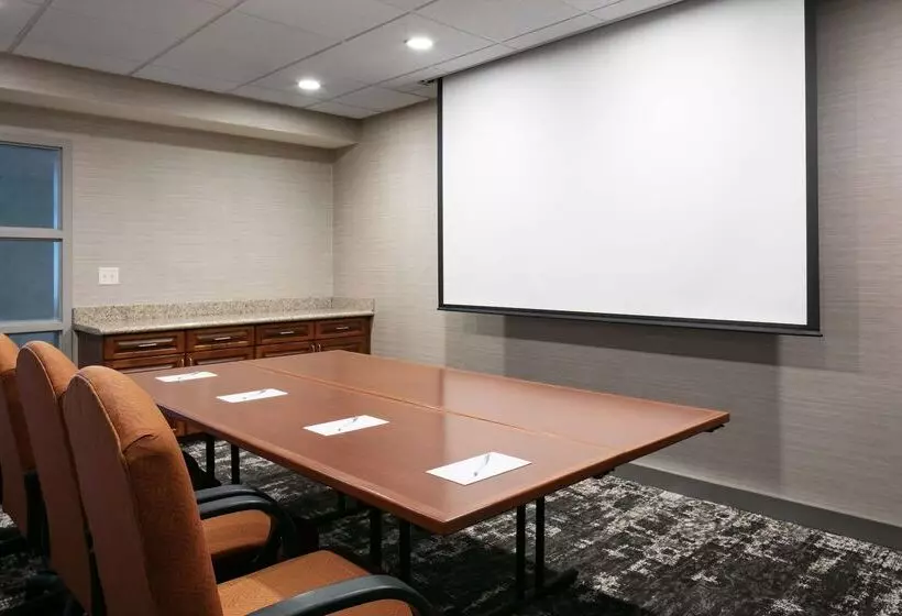 Otel Hampton Inn & Suites West Bend