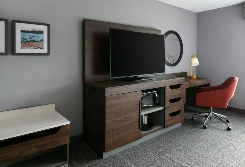 Otel Hampton Inn & Suites West Bend