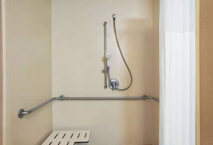 Otel Hampton Inn & Suites West Bend