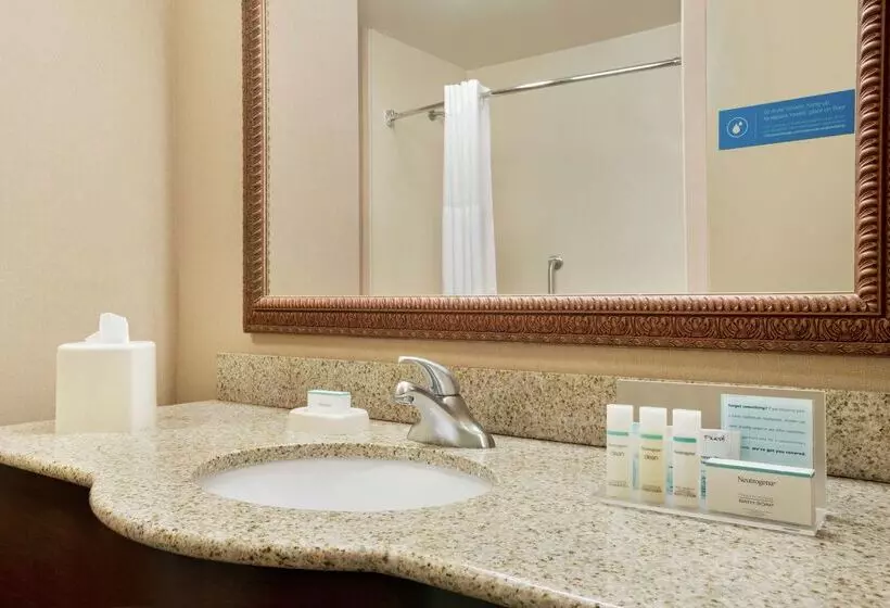 Otel Hampton Inn & Suites West Bend