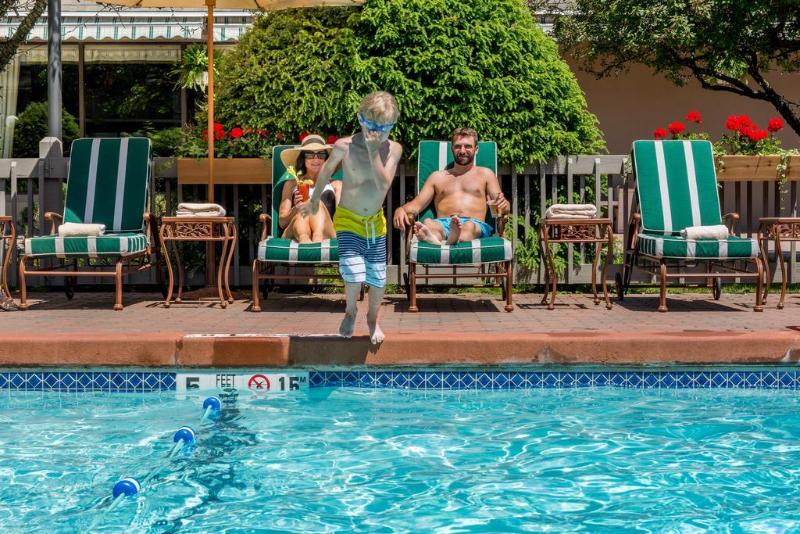 Отель High Peaks Resort