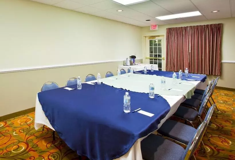 Holiday Inn Express Hotel & Suites Live Oak, An Ihg