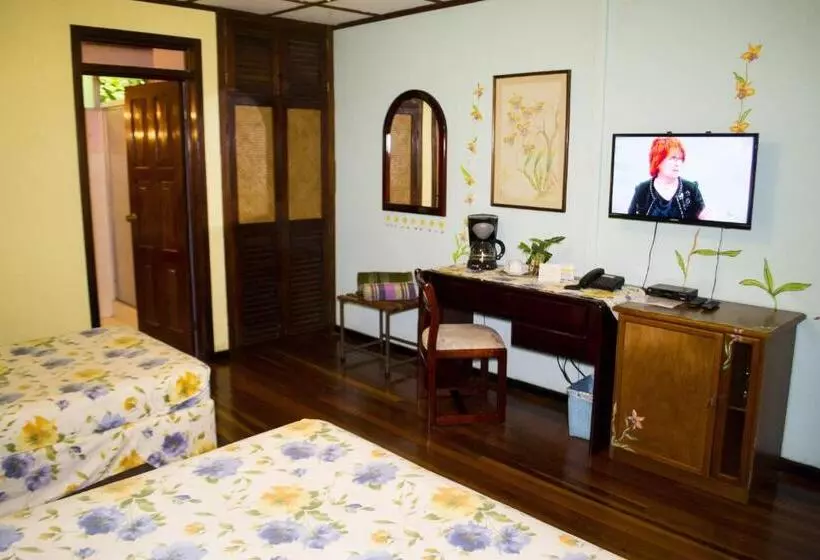 Lands In Love Hotel And Resort