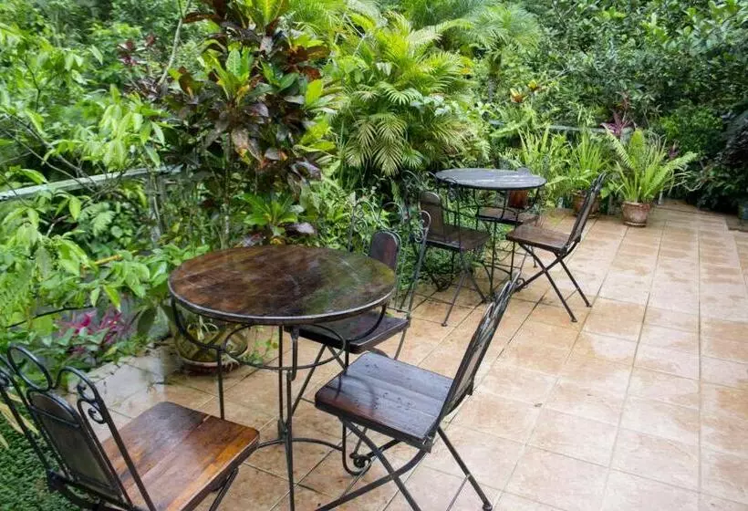 Lands In Love Hotel And Resort