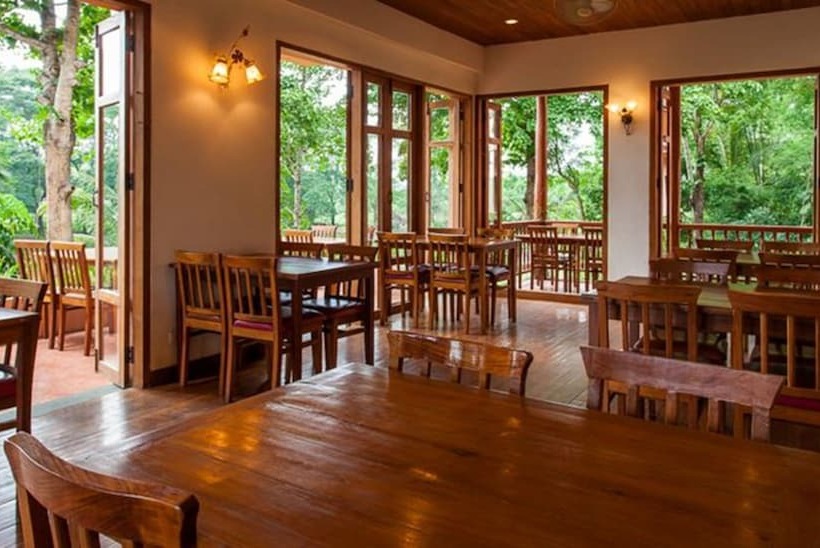 فندق Riverhouse Resort