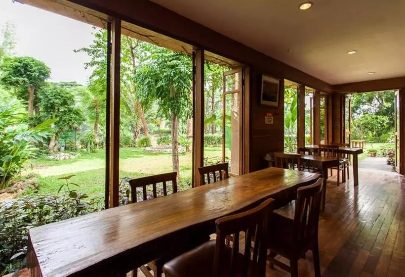 ホテル Riverhouse Resort