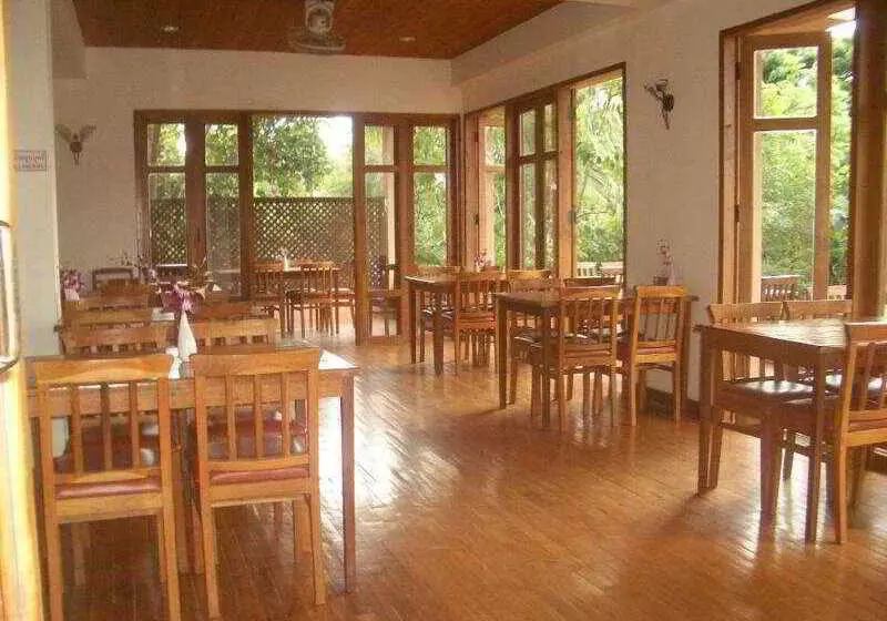 ホテル Riverhouse Resort