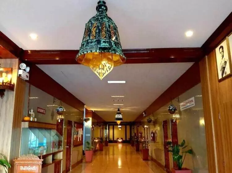 호텔 Suriwong Chumphon