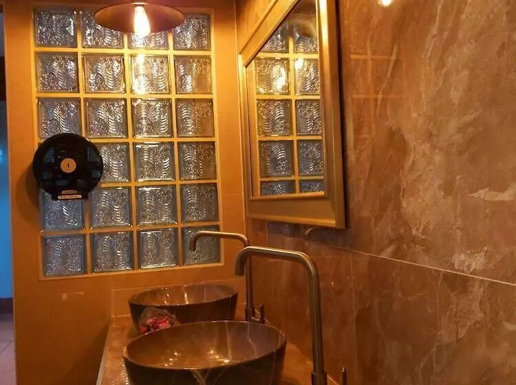 호텔 Suriwong Chumphon