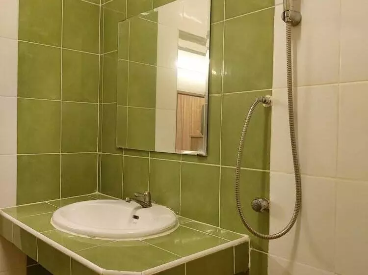 호텔 Suriwong Chumphon