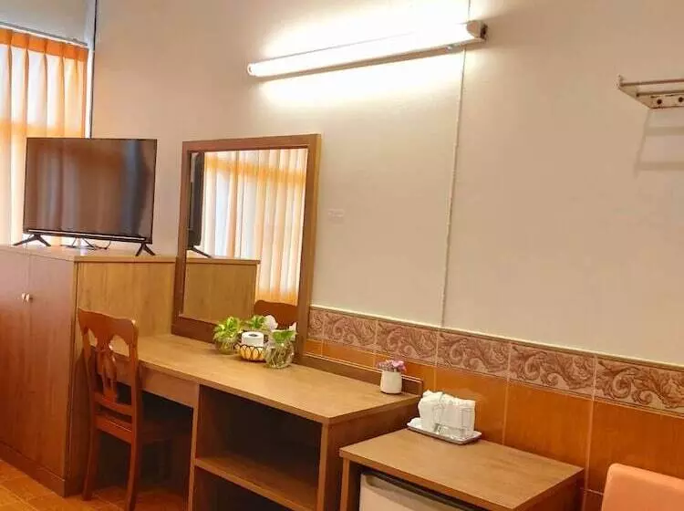 호텔 Suriwong Chumphon