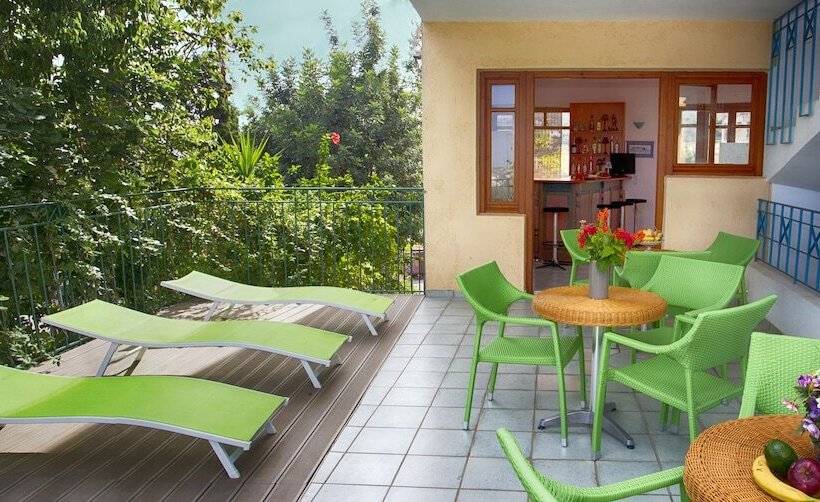 Romantica Hotel Apartments