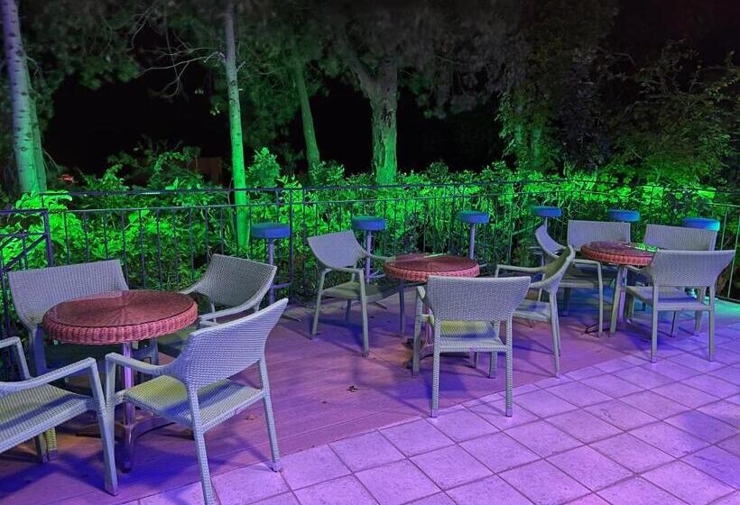 Romantica Hotel Apartments