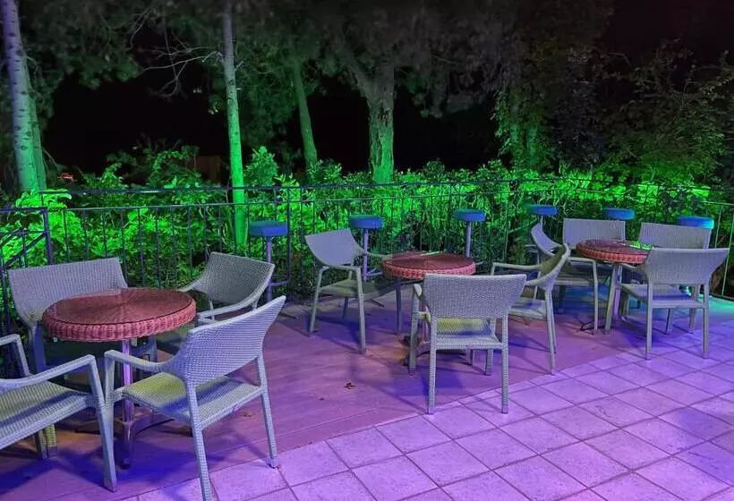 Romantica Hotel Apartments