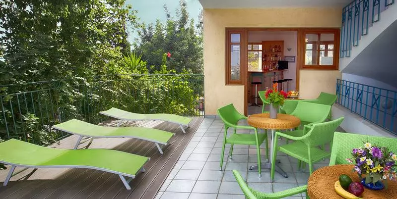 Romantica Hotel Apartments