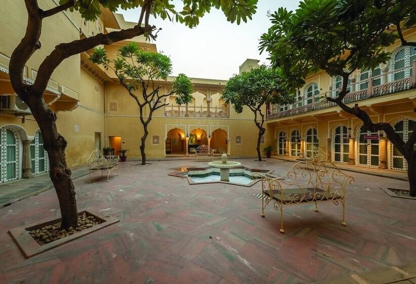 בית מלון כפרי Chomu Palace, Jaipur