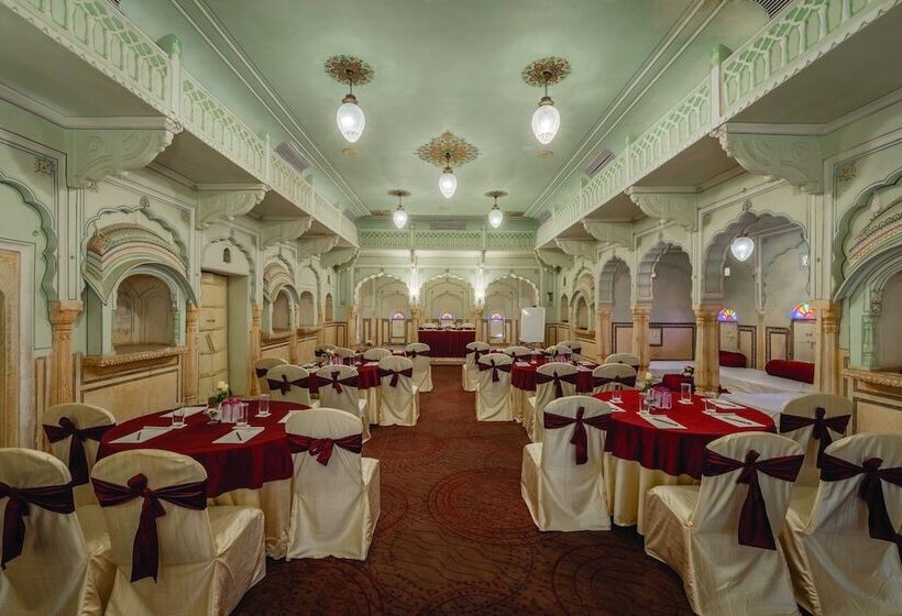 בית מלון כפרי Chomu Palace, Jaipur