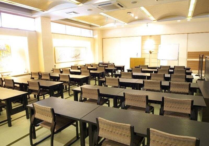 Hotel Dogo Onsen Yachiyo 道後温泉八千代