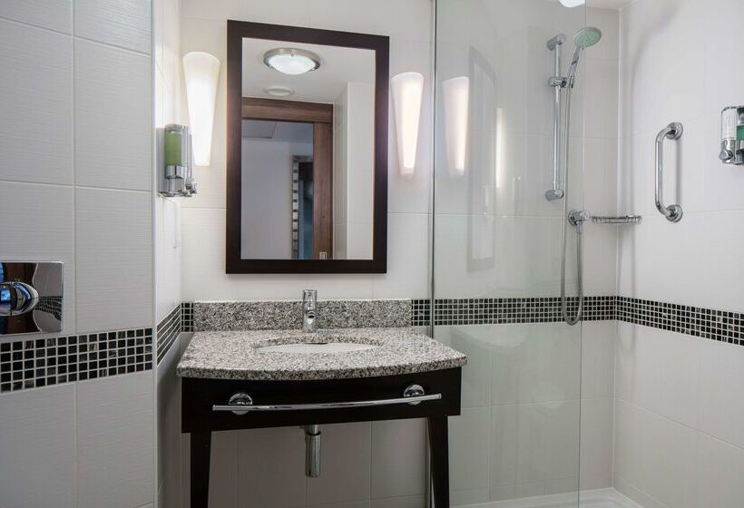 בית מלון כפרי Hampton By Hilton Birmingham Broad Street