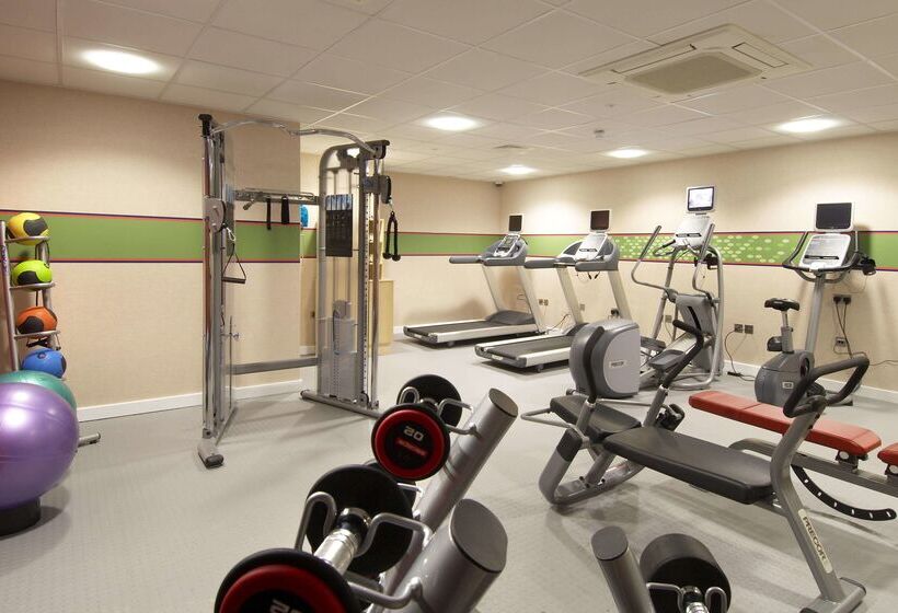 בית מלון כפרי Hampton By Hilton Birmingham Broad Street