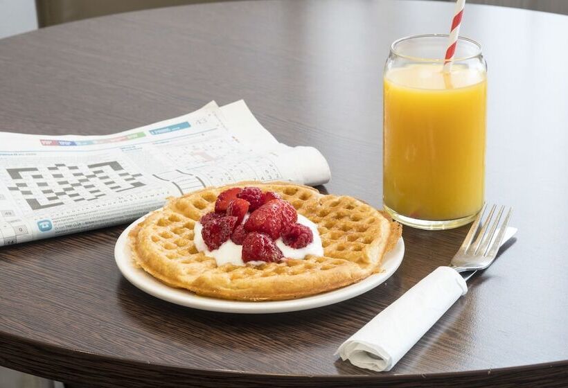 בית מלון כפרי Hampton By Hilton Birmingham Broad Street