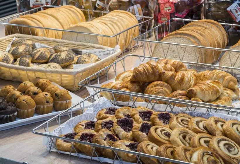 Hotel Hampton By Hilton Birmingham Broad Street