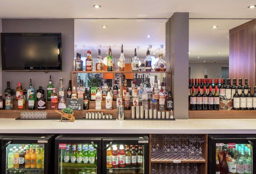 בית מלון כפרי Hampton By Hilton Birmingham Broad Street