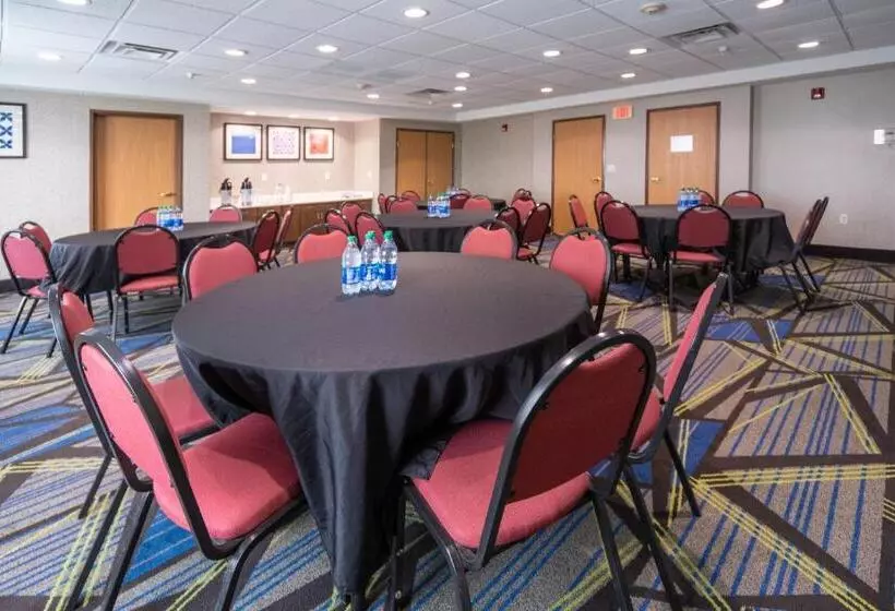 ホテル Holiday Inn Express Rochelle, An Ihg