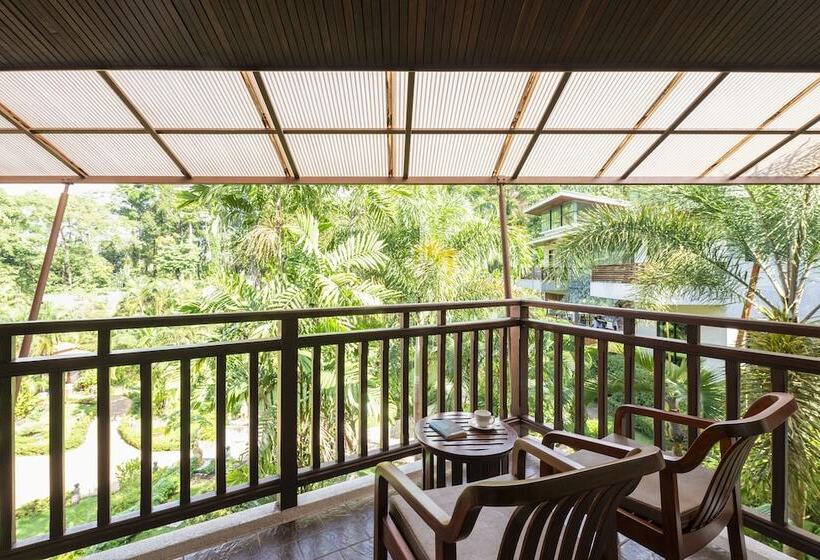 בית מלון כפרי Khaolak Bayfront Resort