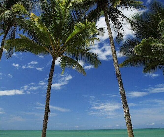 בית מלון כפרי Khaolak Bayfront Resort