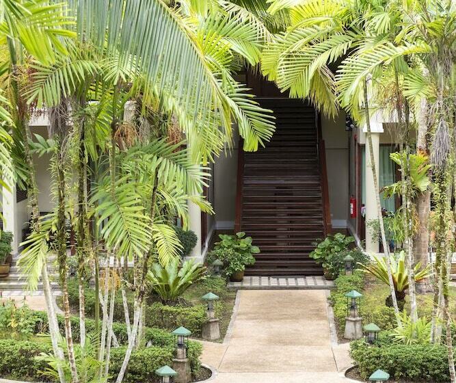 בית מלון כפרי Khaolak Bayfront Resort