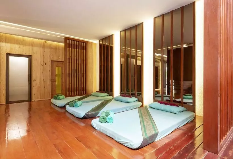 Hotel Khaolak Bayfront Resort