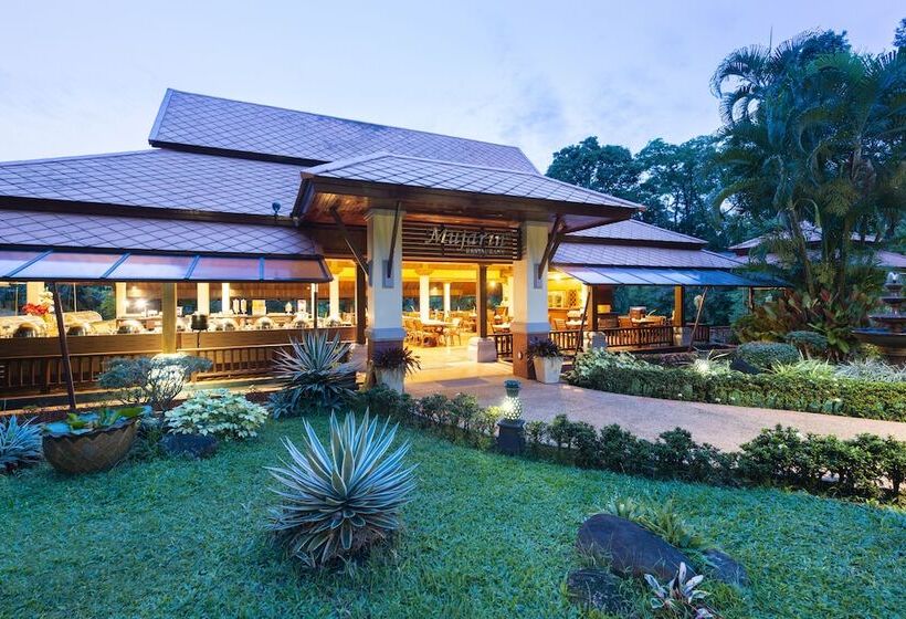 בית מלון כפרי Khaolak Bayfront Resort