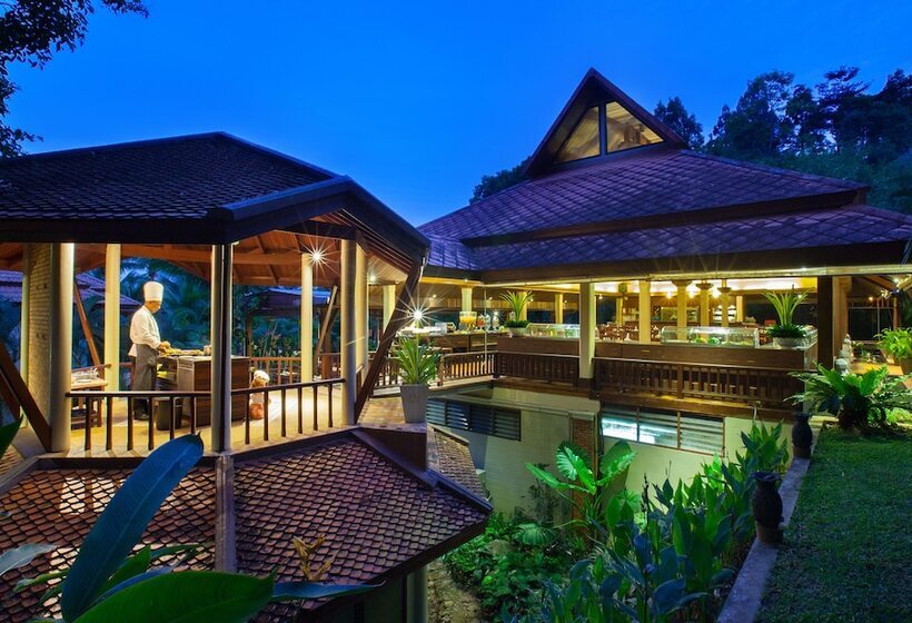 בית מלון כפרי Khaolak Bayfront Resort