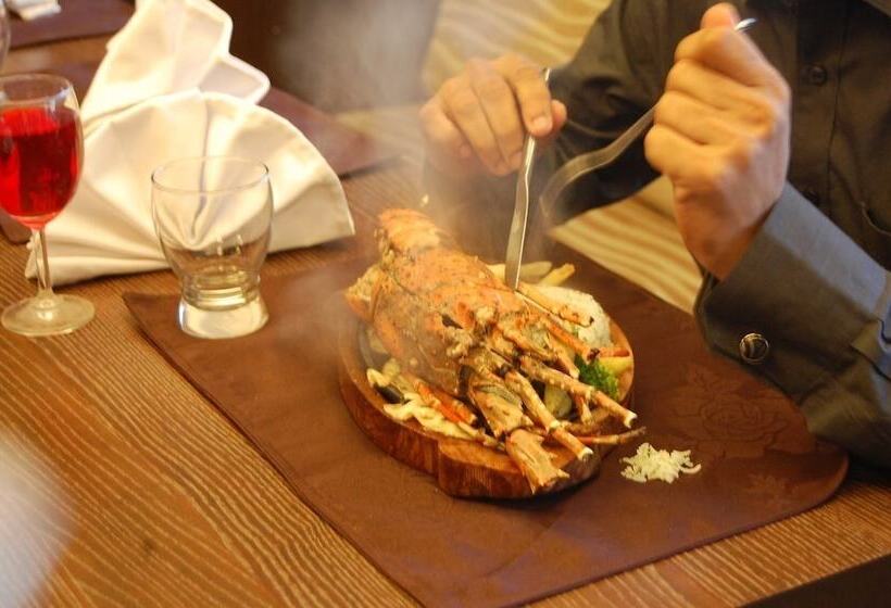 Hotel Le Royale Residency