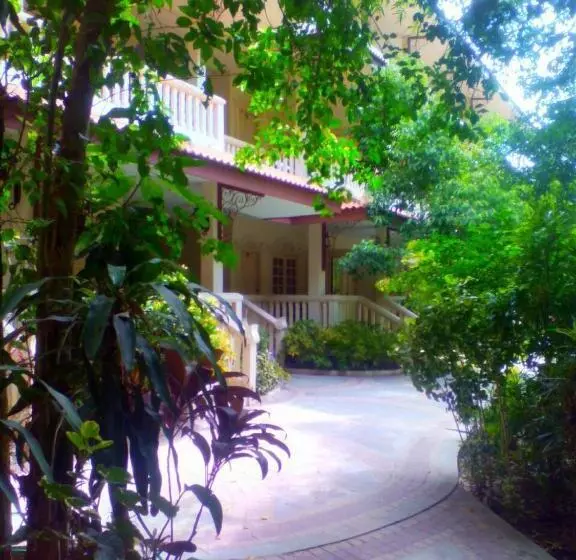 호텔 Momchailai River Retreat